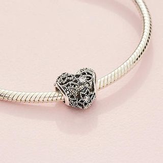 Pandora Moments Offen gearbeitetes Blumen-Herz-Charm Sterling Silber