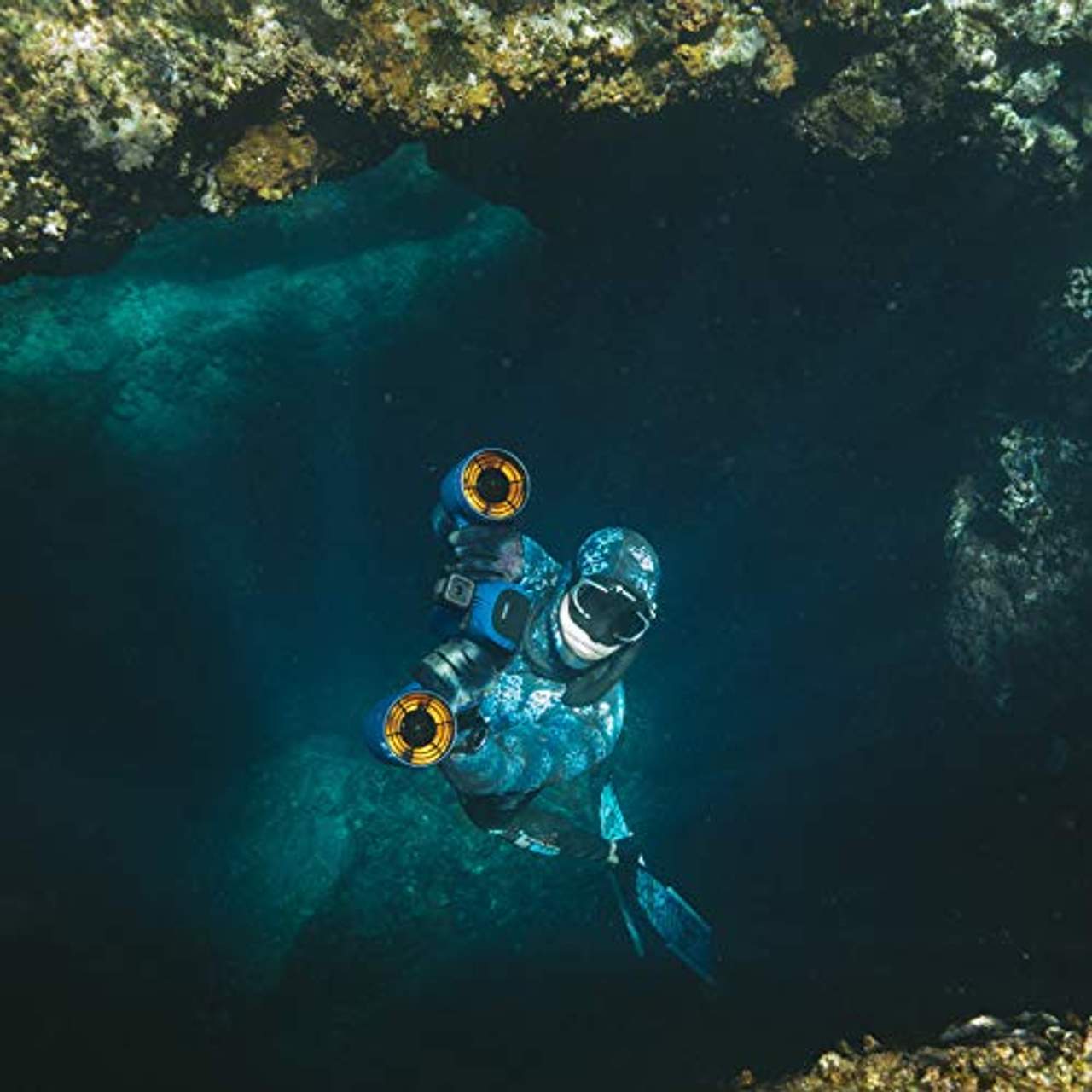 Sublue Elektrischer Unterwasserscooter WhiteShark Mix Tiefe 40 Meter
