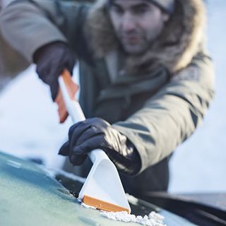 Fiskars Auto- Eiskratzer und Schneebürste