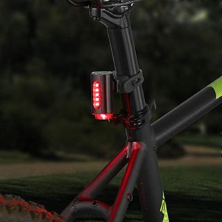 FISCHER Twin Fahrrad-Rücklicht mit 360° Bodenleuchte für mehr Sichtbarkeit 