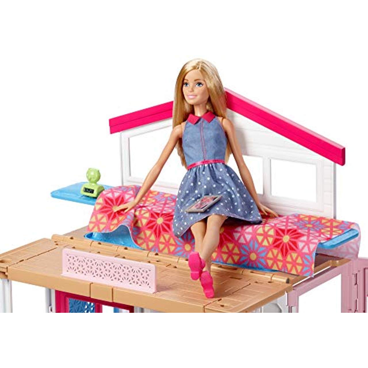 Barbie GXC00 2-Etagen Ferienhaus und Puppe